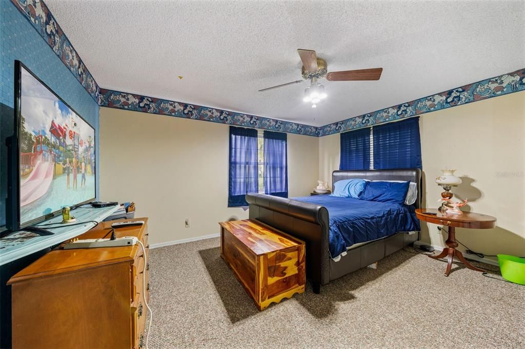 На продажу: $275,000 (3 спален, 2 ванн, 2631 Квадратных фут)