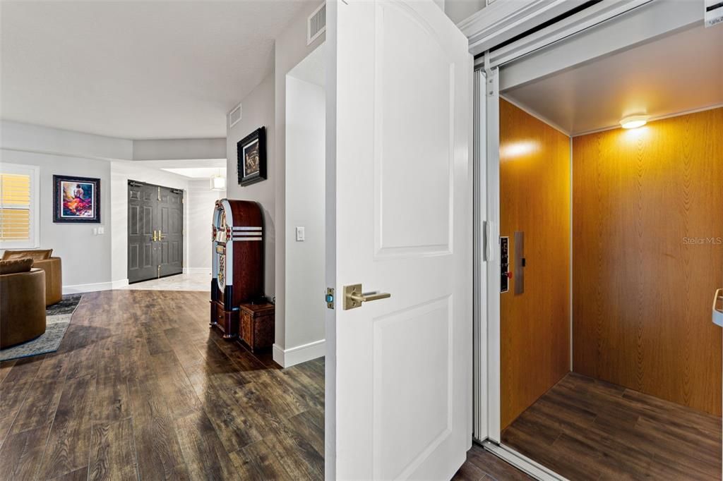 For Sale: $2,000,000 (3 beds, 4 baths, 4244 Square Feet)