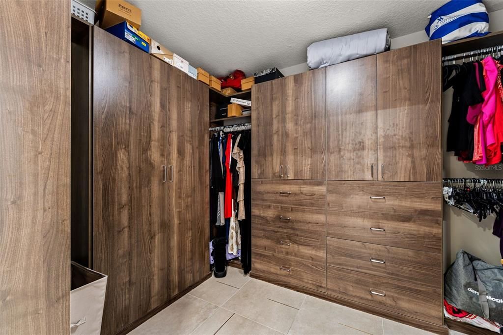 For Sale: $2,000,000 (3 beds, 4 baths, 4244 Square Feet)