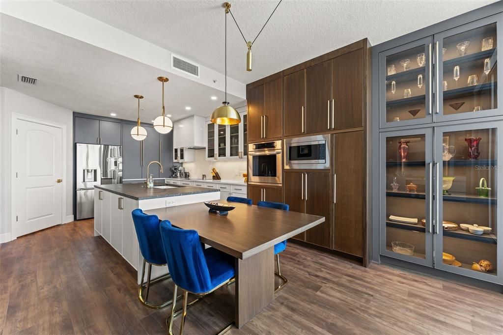 For Sale: $2,000,000 (3 beds, 4 baths, 4244 Square Feet)