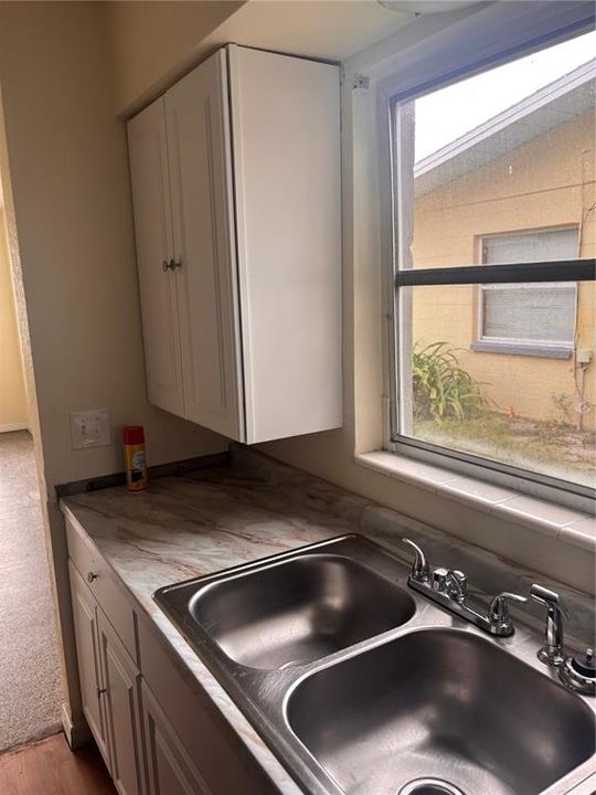 For Rent: $1,890 (3 beds, 1 baths, 1070 Square Feet)