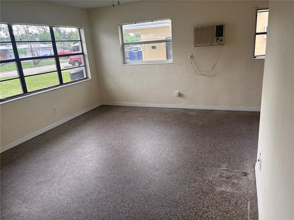 For Rent: $1,890 (3 beds, 1 baths, 1070 Square Feet)