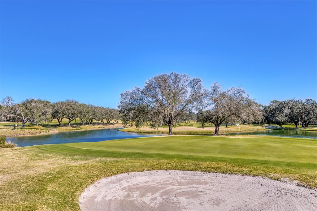 На продажу: $49,500 (0.22 acres)