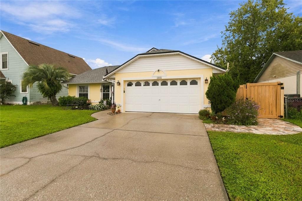For Sale: $379,900 (3 beds, 2 baths, 1662 Square Feet)