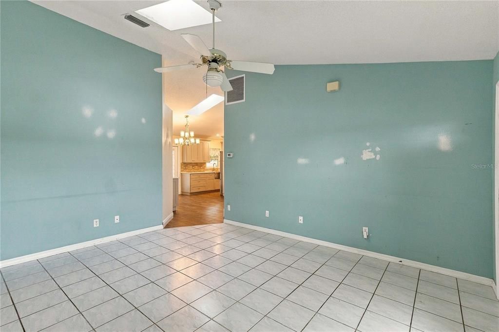 For Sale: $379,900 (3 beds, 2 baths, 1662 Square Feet)