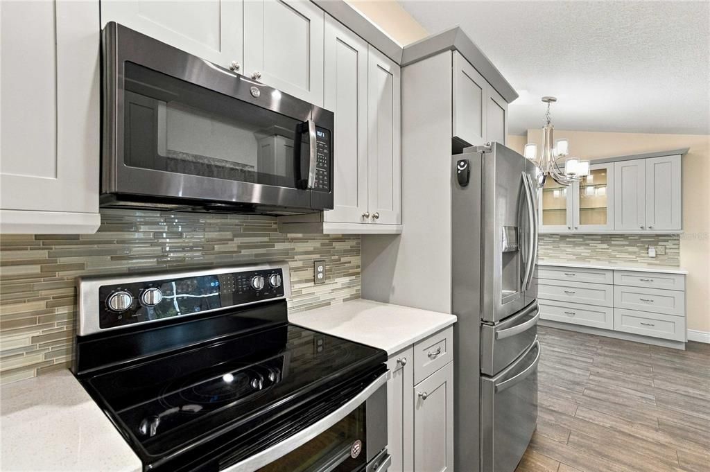 For Sale: $379,900 (3 beds, 2 baths, 1662 Square Feet)