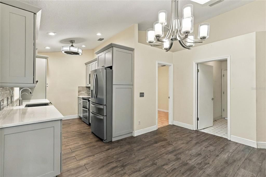 For Sale: $379,900 (3 beds, 2 baths, 1662 Square Feet)