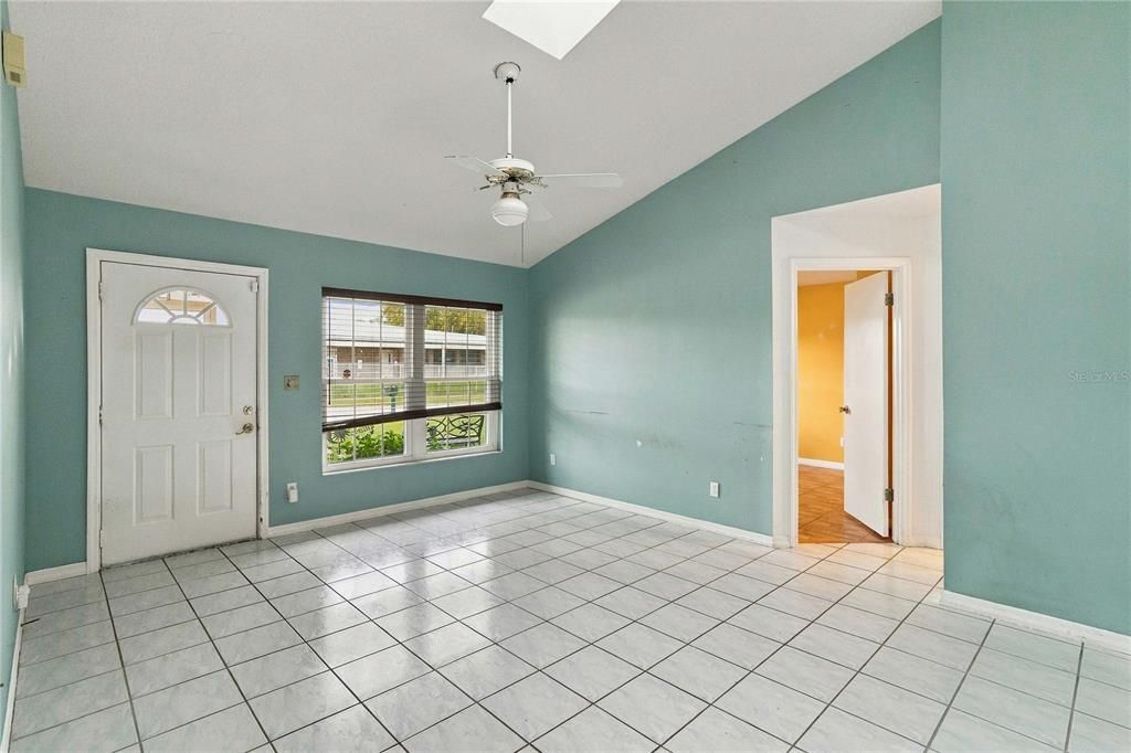 For Sale: $379,900 (3 beds, 2 baths, 1662 Square Feet)