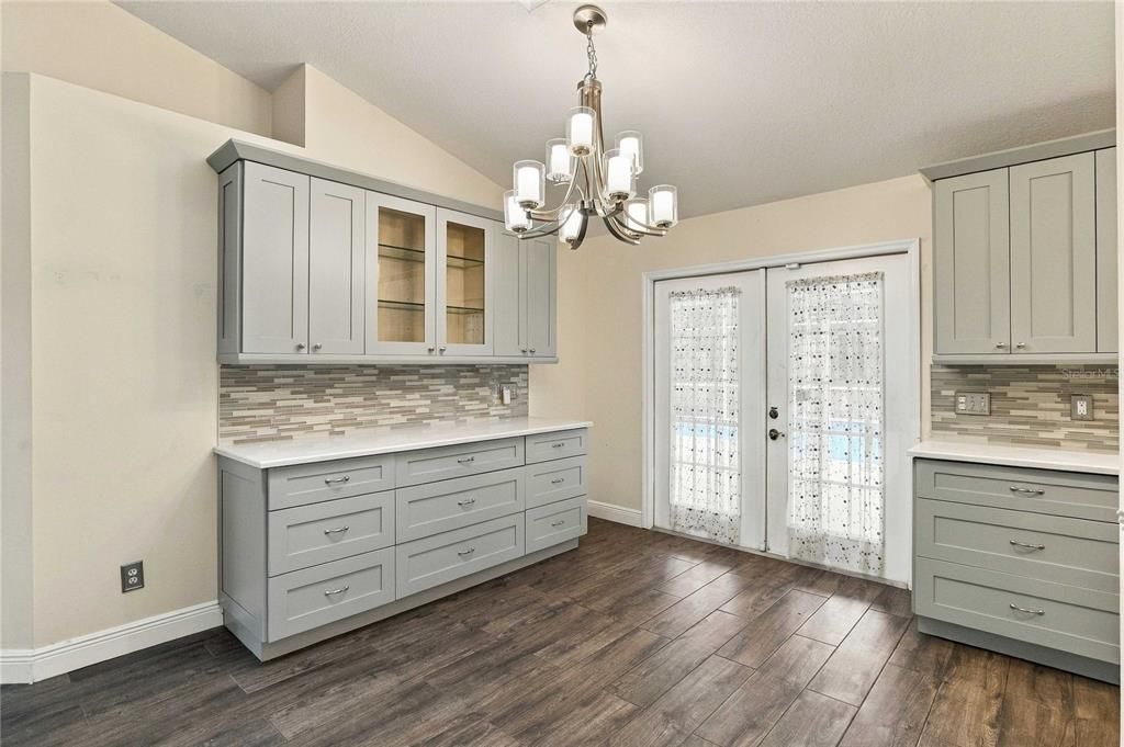 For Sale: $379,900 (3 beds, 2 baths, 1662 Square Feet)