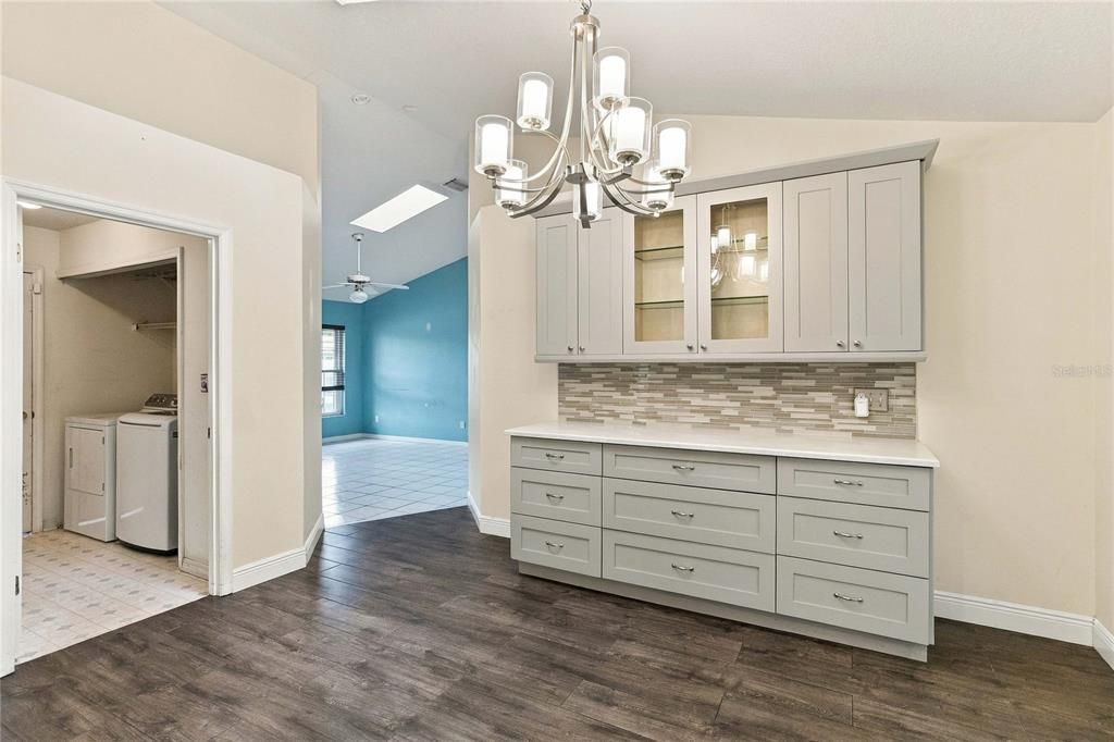 For Sale: $379,900 (3 beds, 2 baths, 1662 Square Feet)