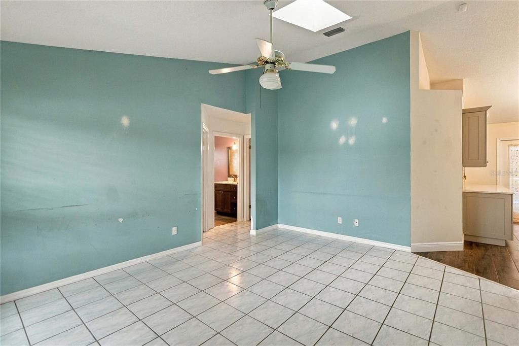 For Sale: $379,900 (3 beds, 2 baths, 1662 Square Feet)