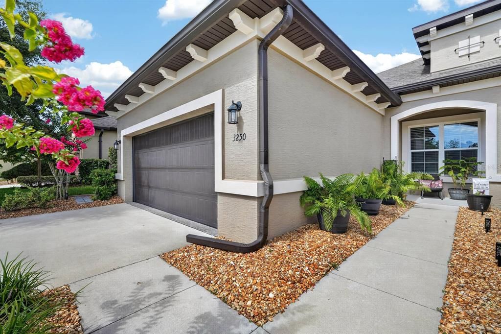 For Sale: $335,000 (2 beds, 2 baths, 1687 Square Feet)