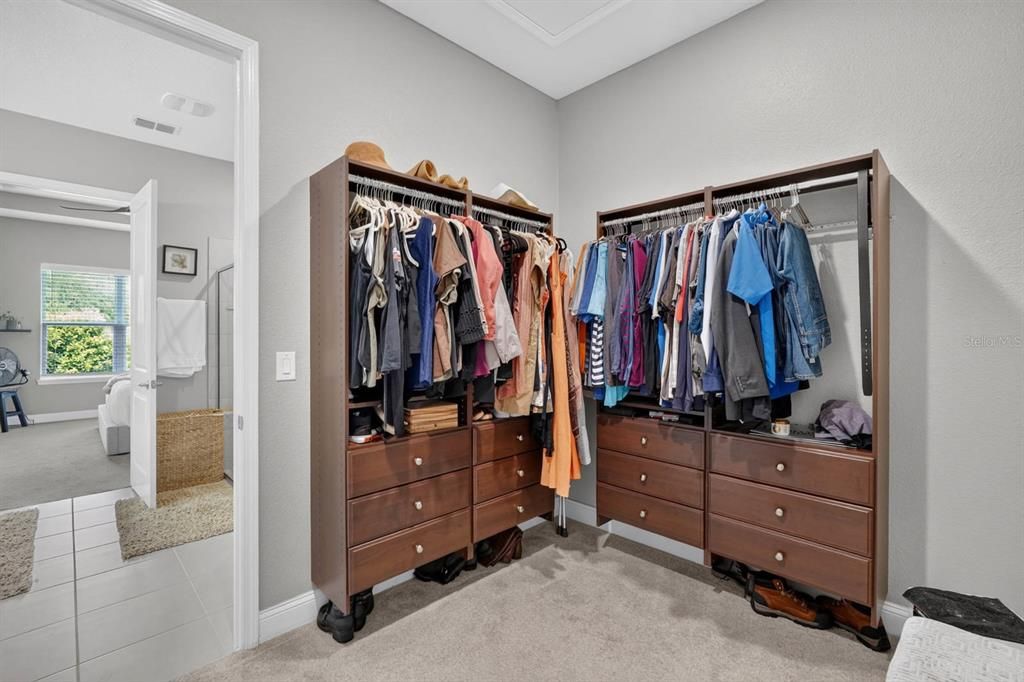 For Sale: $335,000 (2 beds, 2 baths, 1687 Square Feet)