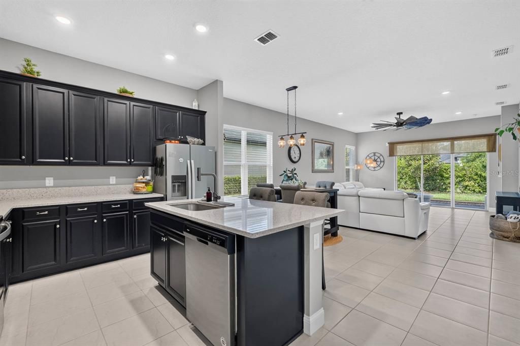 For Sale: $335,000 (2 beds, 2 baths, 1687 Square Feet)