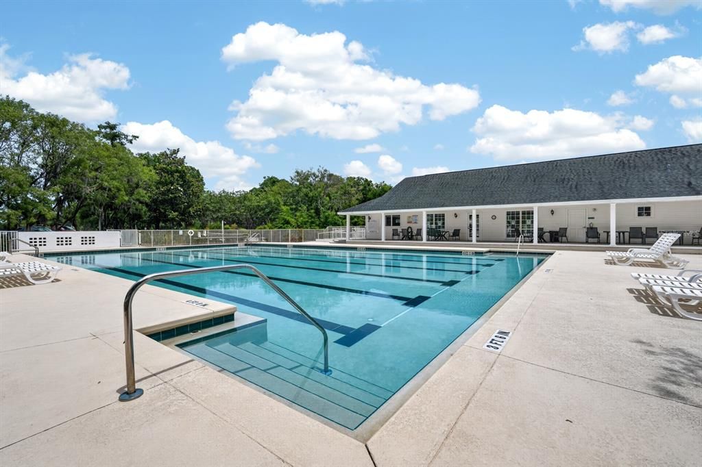 For Sale: $335,000 (2 beds, 2 baths, 1687 Square Feet)