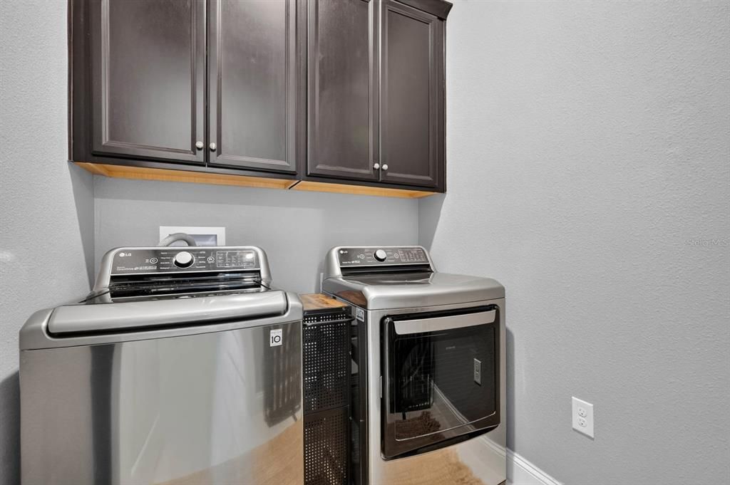 For Sale: $335,000 (2 beds, 2 baths, 1687 Square Feet)
