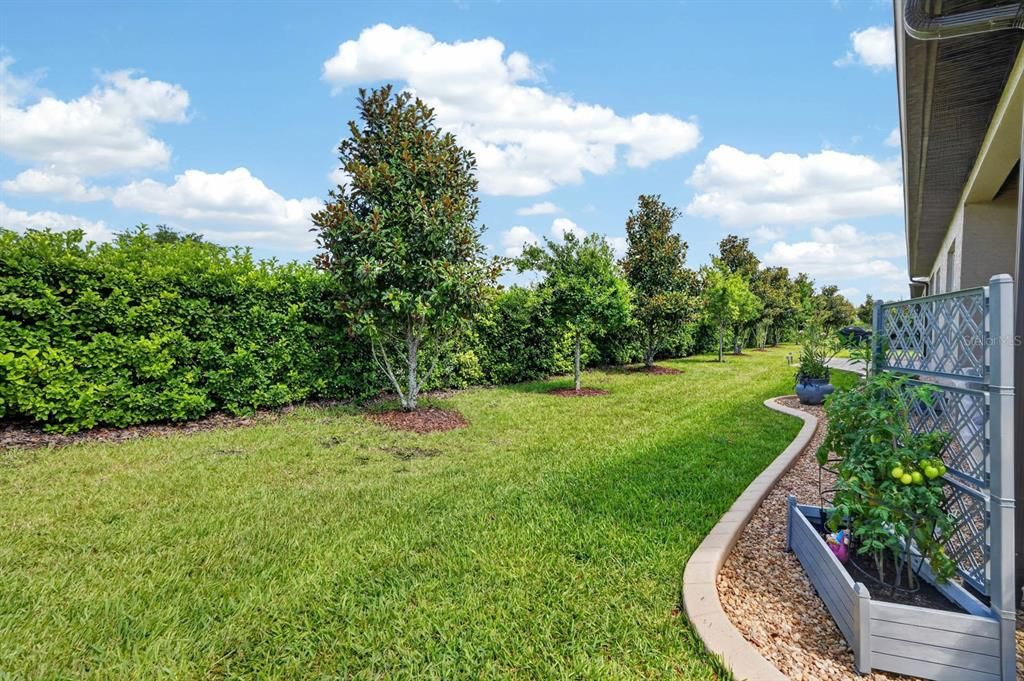 For Sale: $335,000 (2 beds, 2 baths, 1687 Square Feet)