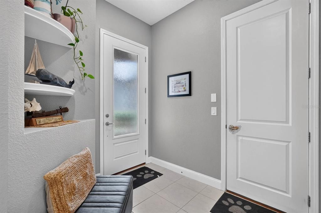For Sale: $335,000 (2 beds, 2 baths, 1687 Square Feet)