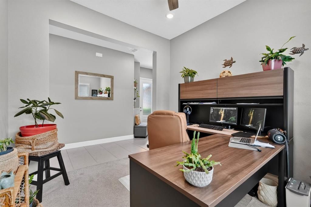 For Sale: $335,000 (2 beds, 2 baths, 1687 Square Feet)