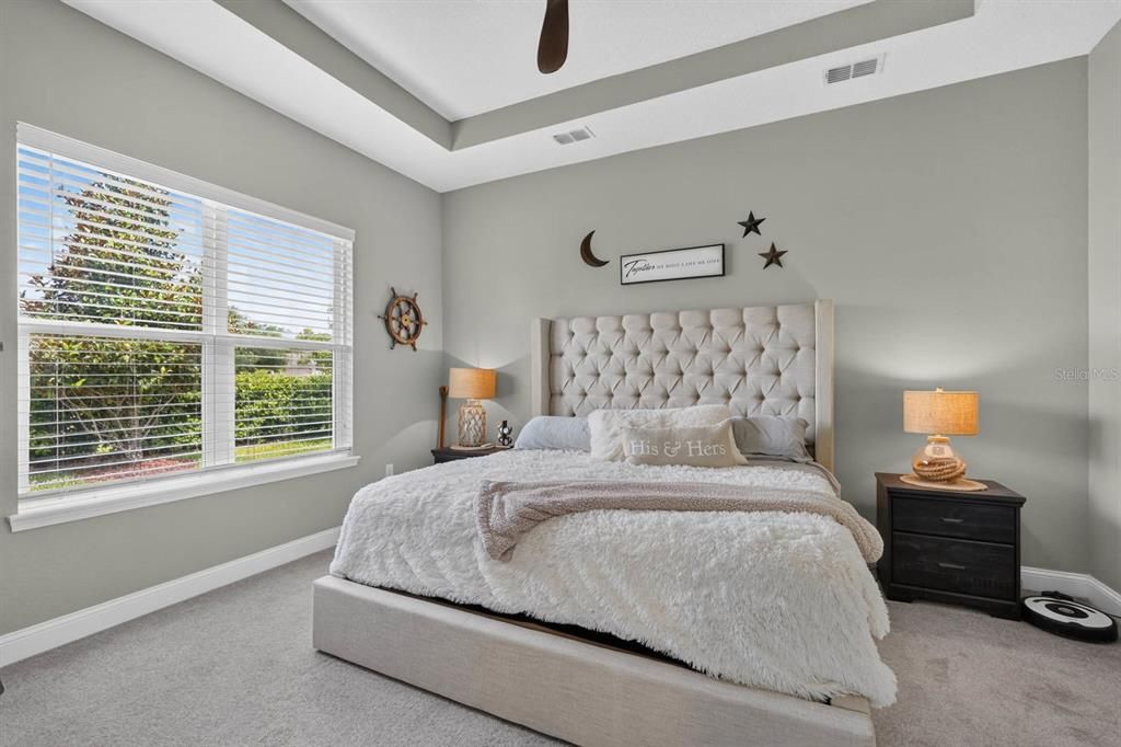For Sale: $335,000 (2 beds, 2 baths, 1687 Square Feet)