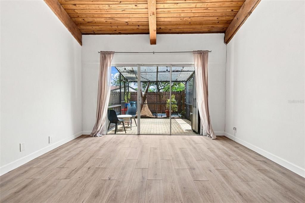 На продажу: $445,000 (2 спален, 2 ванн, 1196 Квадратных фут)