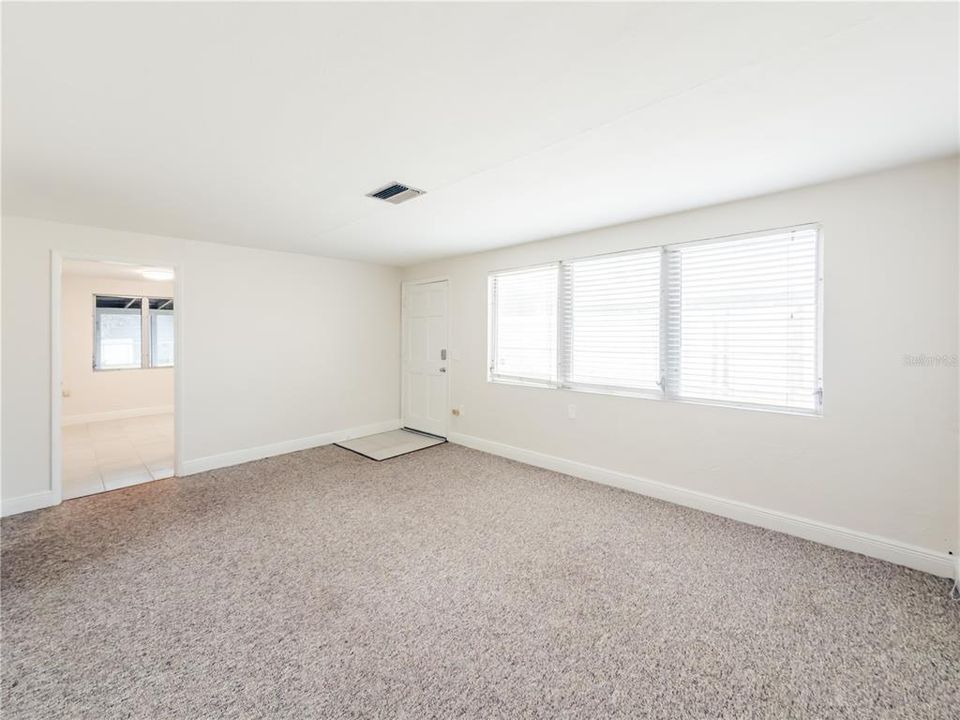 For Rent: $1,795 (2 beds, 1 baths, 900 Square Feet)
