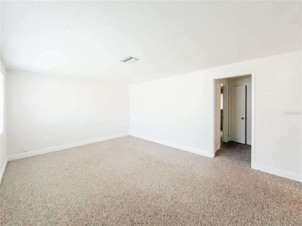 For Rent: $1,795 (2 beds, 1 baths, 900 Square Feet)