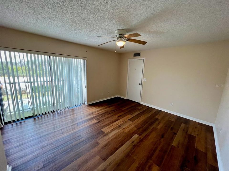 В аренду: $1,700 (2 спален, 2 ванн, 1288 Квадратных фут)