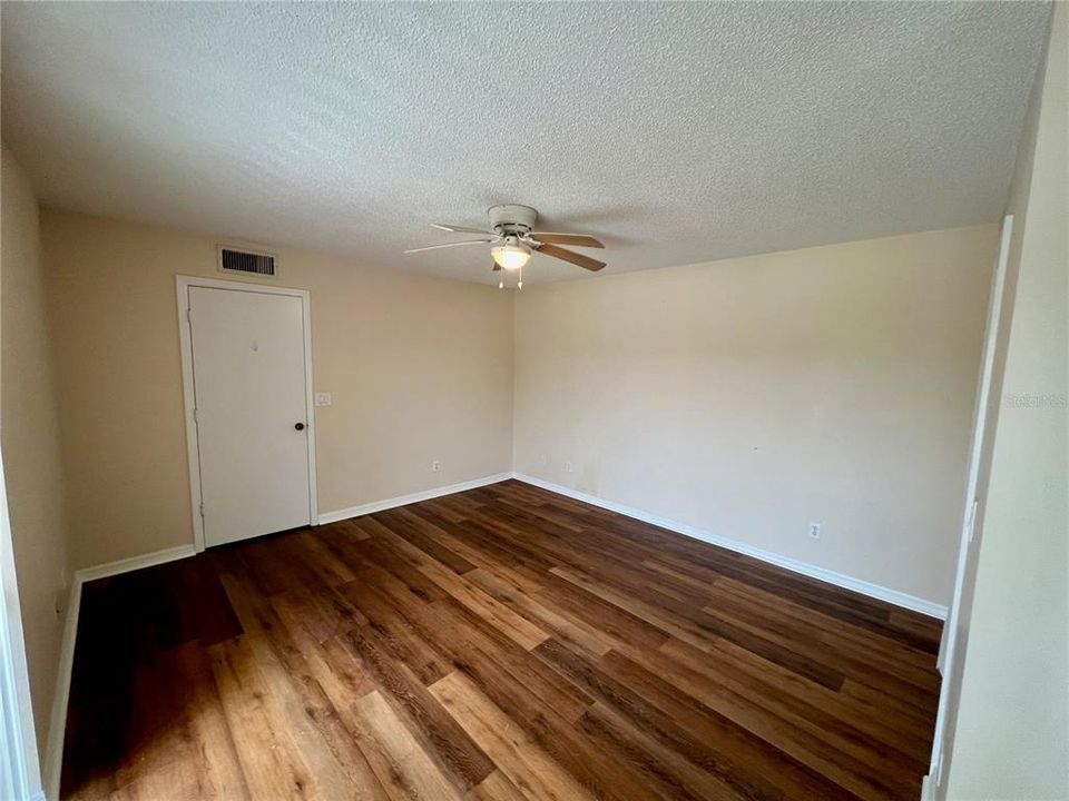 В аренду: $1,700 (2 спален, 2 ванн, 1288 Квадратных фут)
