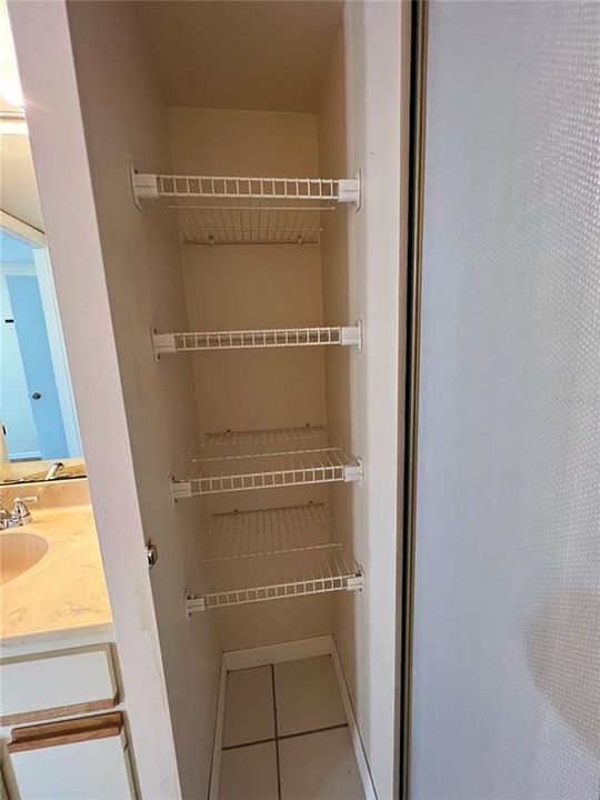 В аренду: $1,700 (2 спален, 2 ванн, 1288 Квадратных фут)