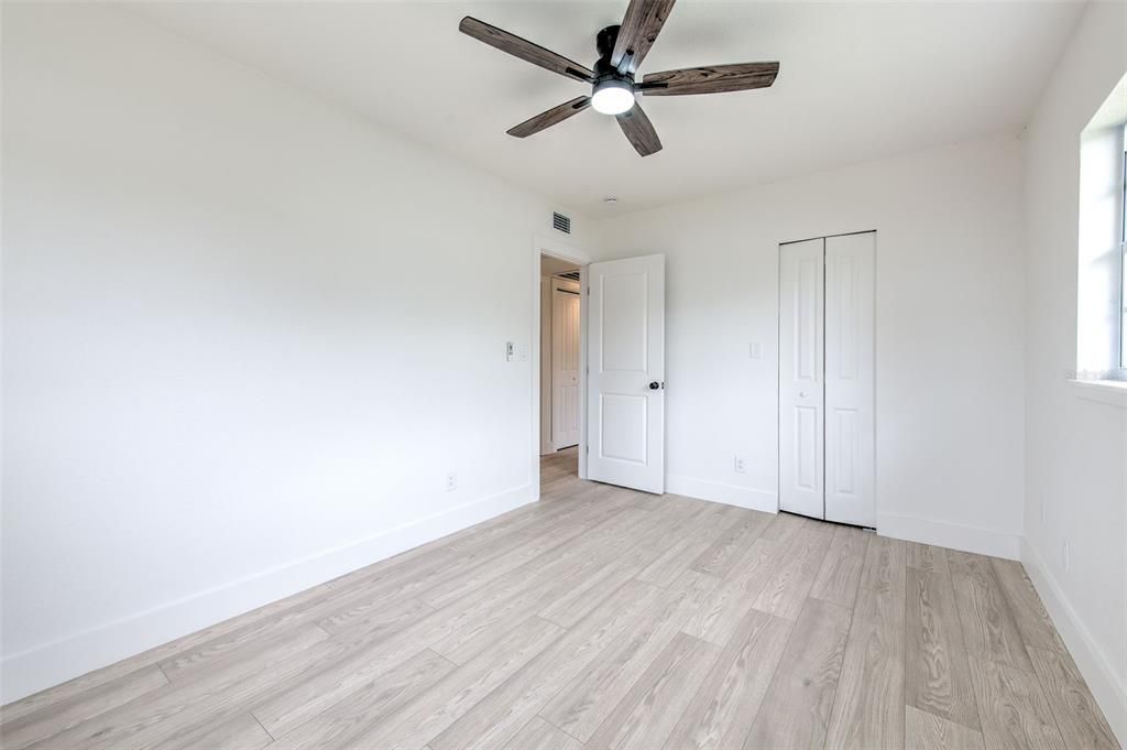 For Sale: $389,900 (3 beds, 2 baths, 1678 Square Feet)