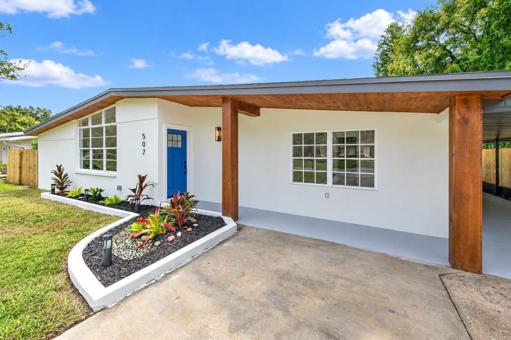 For Sale: $389,900 (3 beds, 2 baths, 1678 Square Feet)