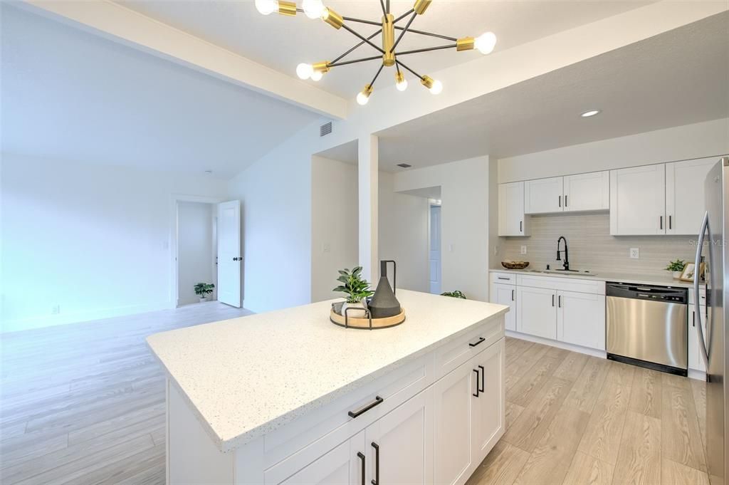 For Sale: $389,900 (3 beds, 2 baths, 1678 Square Feet)
