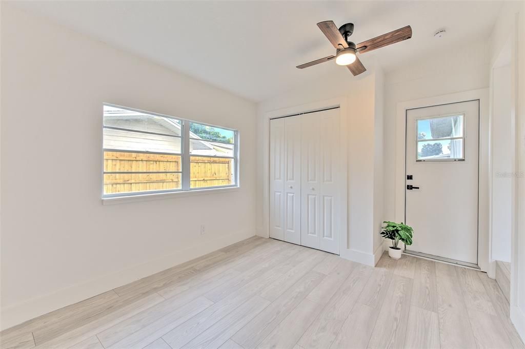For Sale: $389,900 (3 beds, 2 baths, 1678 Square Feet)
