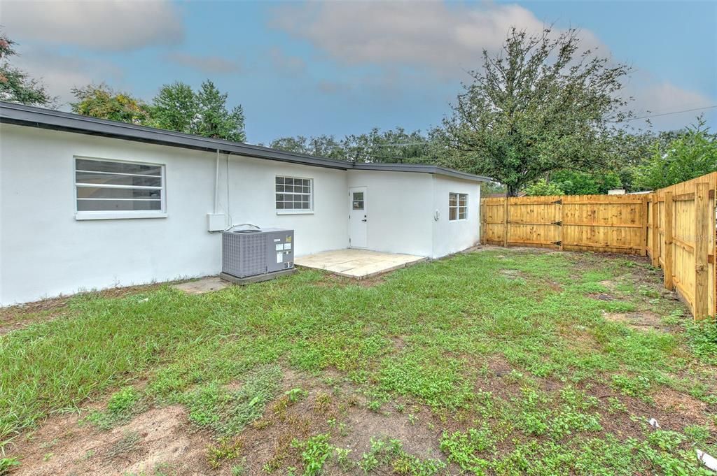 For Sale: $389,900 (3 beds, 2 baths, 1678 Square Feet)