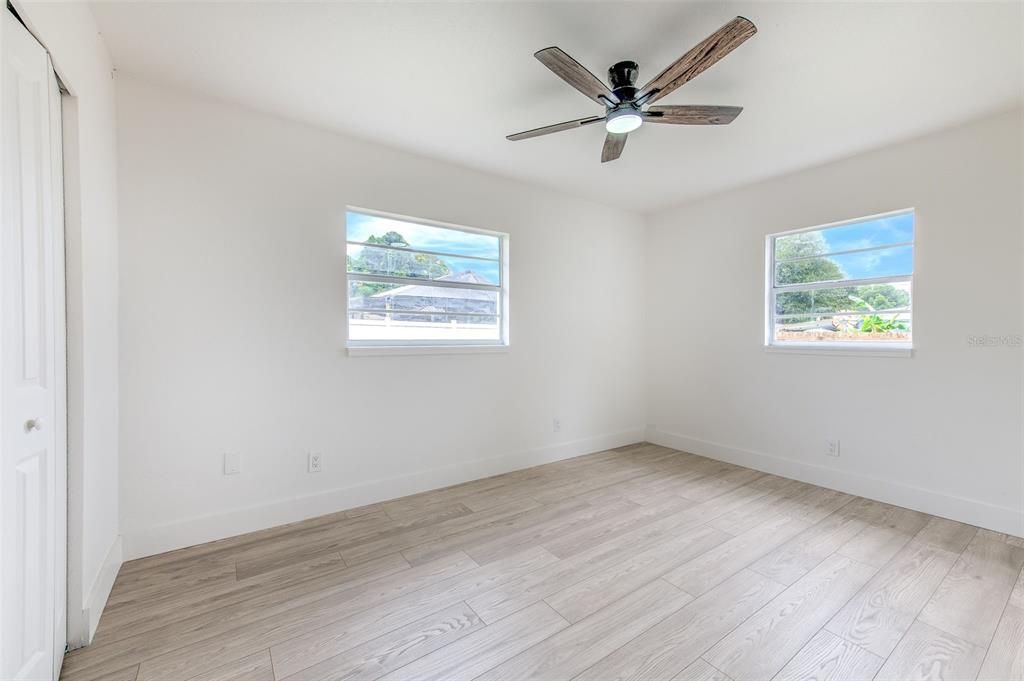 For Sale: $389,900 (3 beds, 2 baths, 1678 Square Feet)