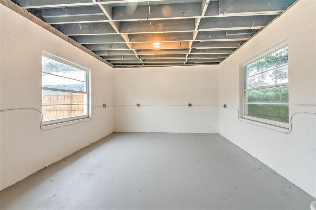 For Sale: $389,900 (3 beds, 2 baths, 1678 Square Feet)