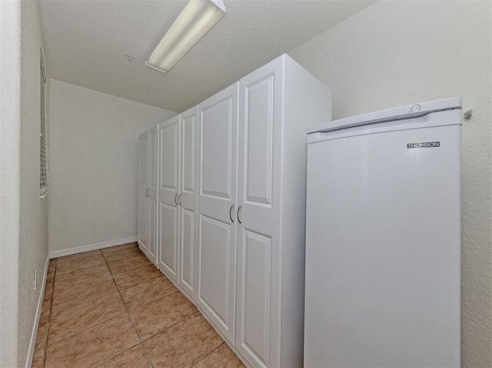 На продажу: $289,900 (2 спален, 2 ванн, 1382 Квадратных фут)