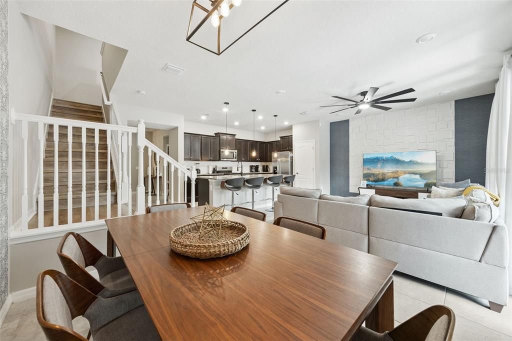 На продажу: $429,900 (5 спален, 4 ванн, 2281 Квадратных фут)