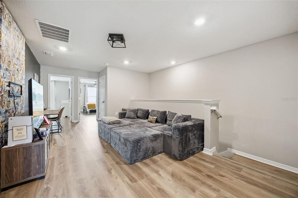 На продажу: $429,900 (5 спален, 4 ванн, 2281 Квадратных фут)