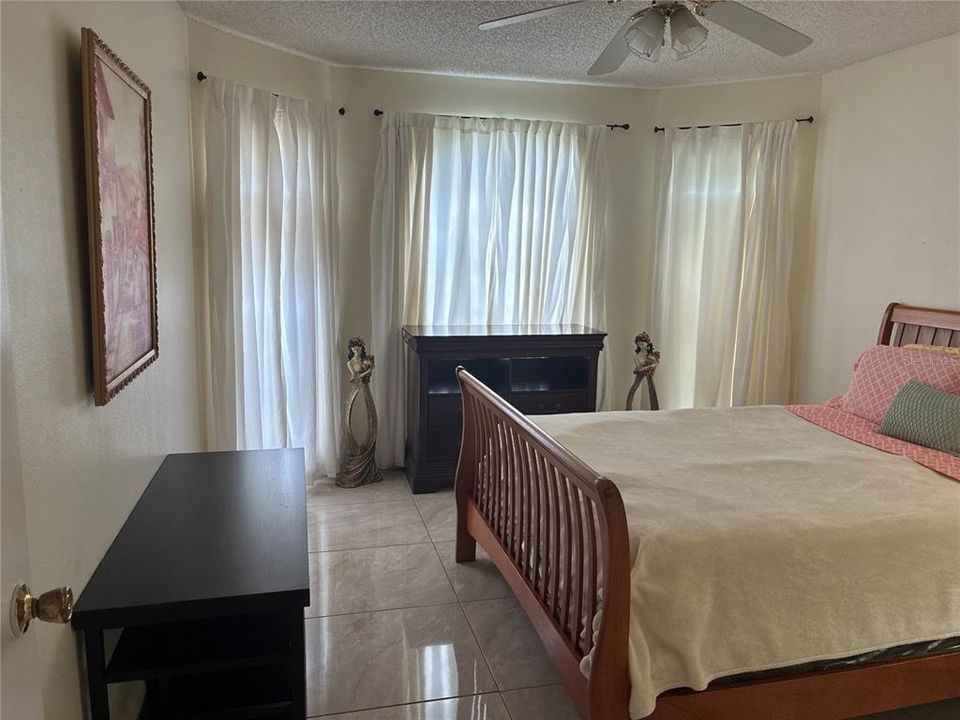 В аренду: $2,000 (3 спален, 2 ванн, 1493 Квадратных фут)