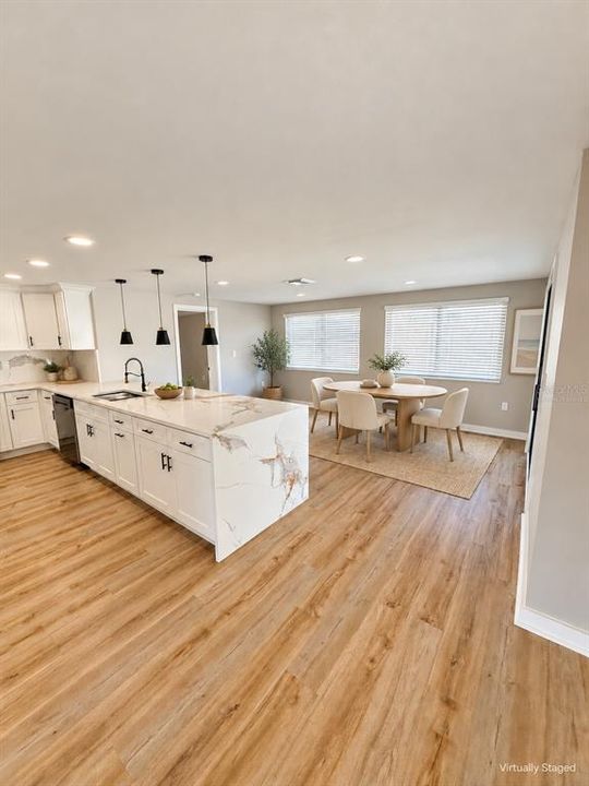 На продажу: $369,000 (3 спален, 2 ванн, 1750 Квадратных фут)
