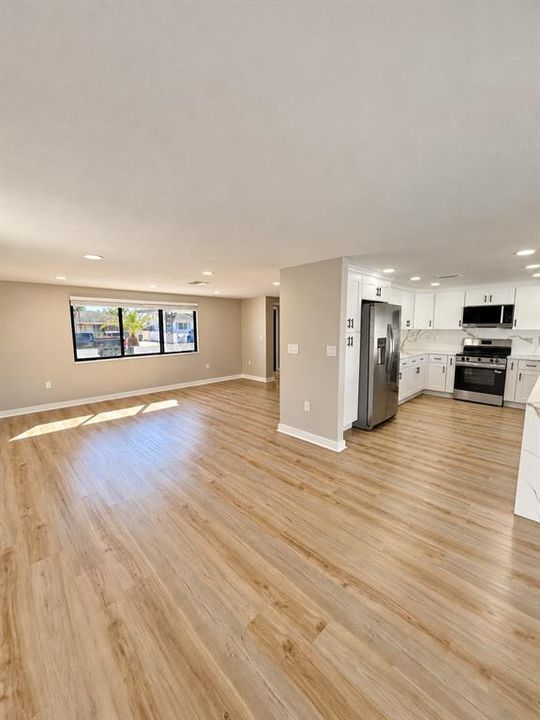 На продажу: $369,000 (3 спален, 2 ванн, 1750 Квадратных фут)