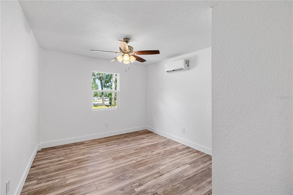 For Rent: $1,350 (1 beds, 1 baths, 650 Square Feet)