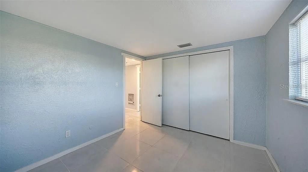 For Sale: $305,000 (2 beds, 1 baths, 810 Square Feet)