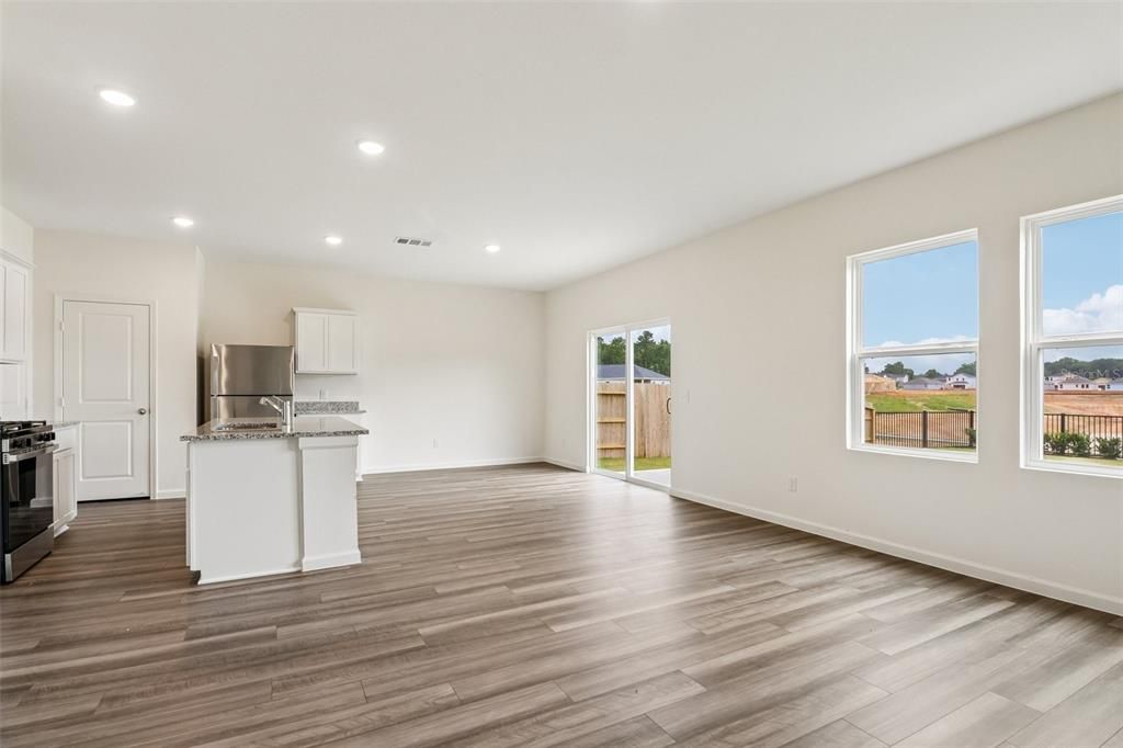 For Sale: $321,990 (3 beds, 2 baths, 1826 Square Feet)