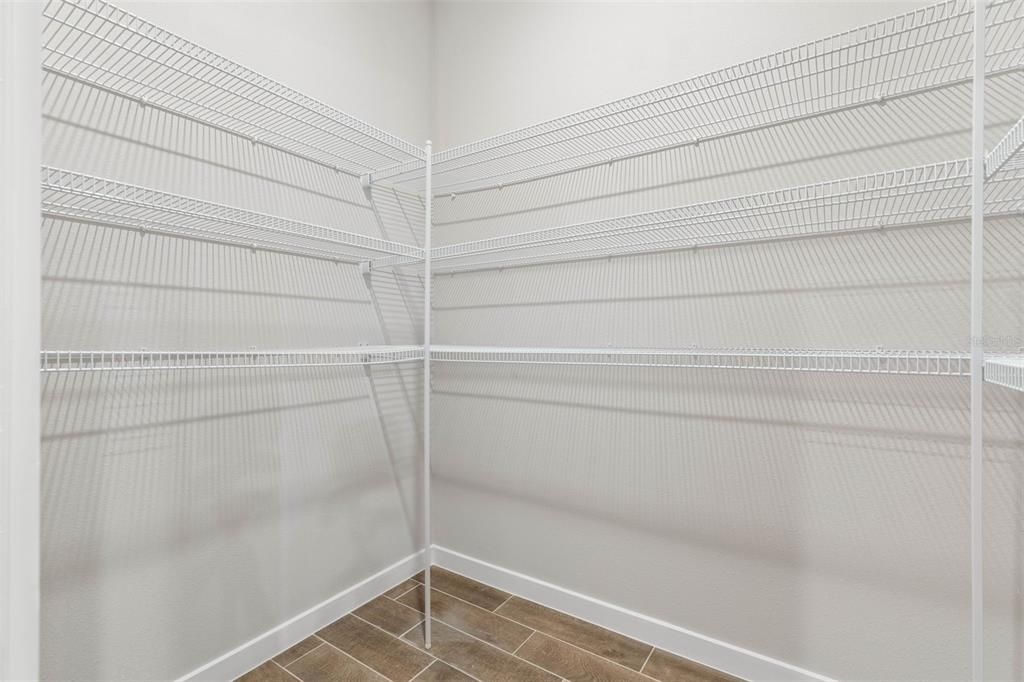 На продажу: $354,900 (4 спален, 2 ванн, 1873 Квадратных фут)