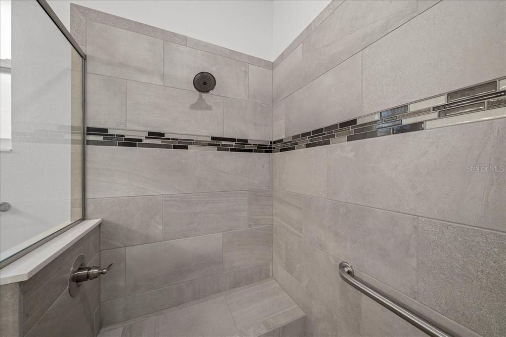 На продажу: $345,000 (2 спален, 2 ванн, 1983 Квадратных фут)