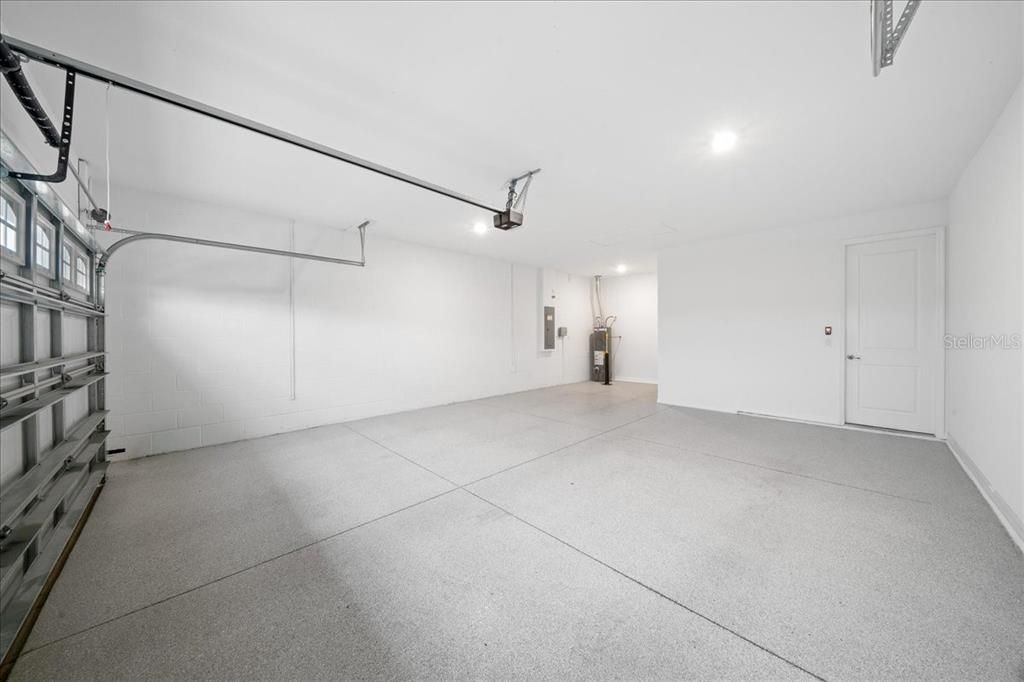 На продажу: $345,000 (2 спален, 2 ванн, 1983 Квадратных фут)