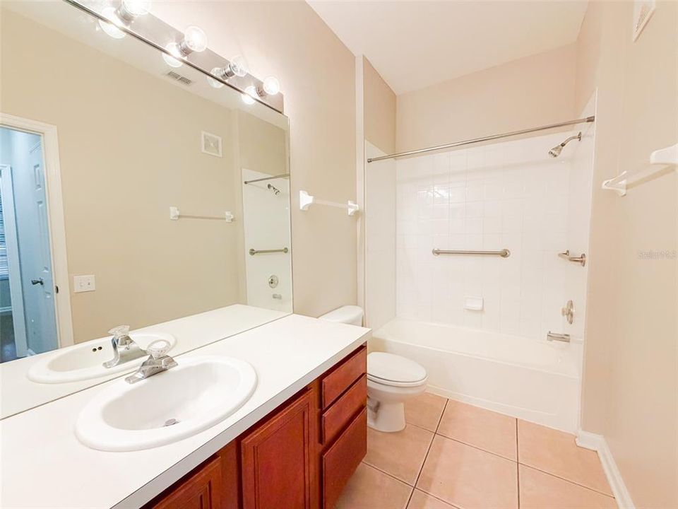 For Rent: $1,650 (2 beds, 2 baths, 1050 Square Feet)